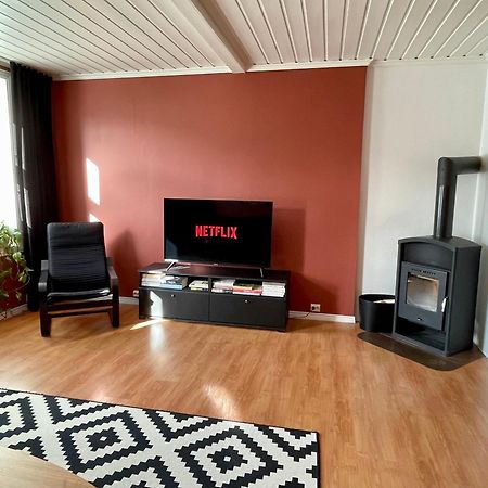 Sentral Og Fargerik Bygardsleilighet Halden Exteriör bild