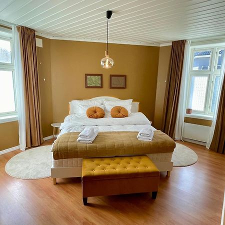 Sentral Og Fargerik Bygardsleilighet Halden Exteriör bild