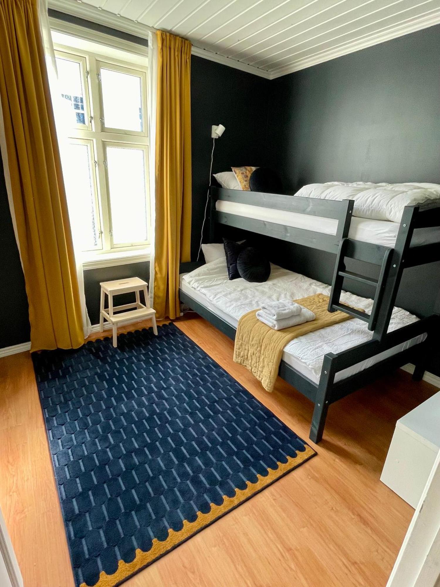 Sentral Og Fargerik Bygardsleilighet Halden Exteriör bild