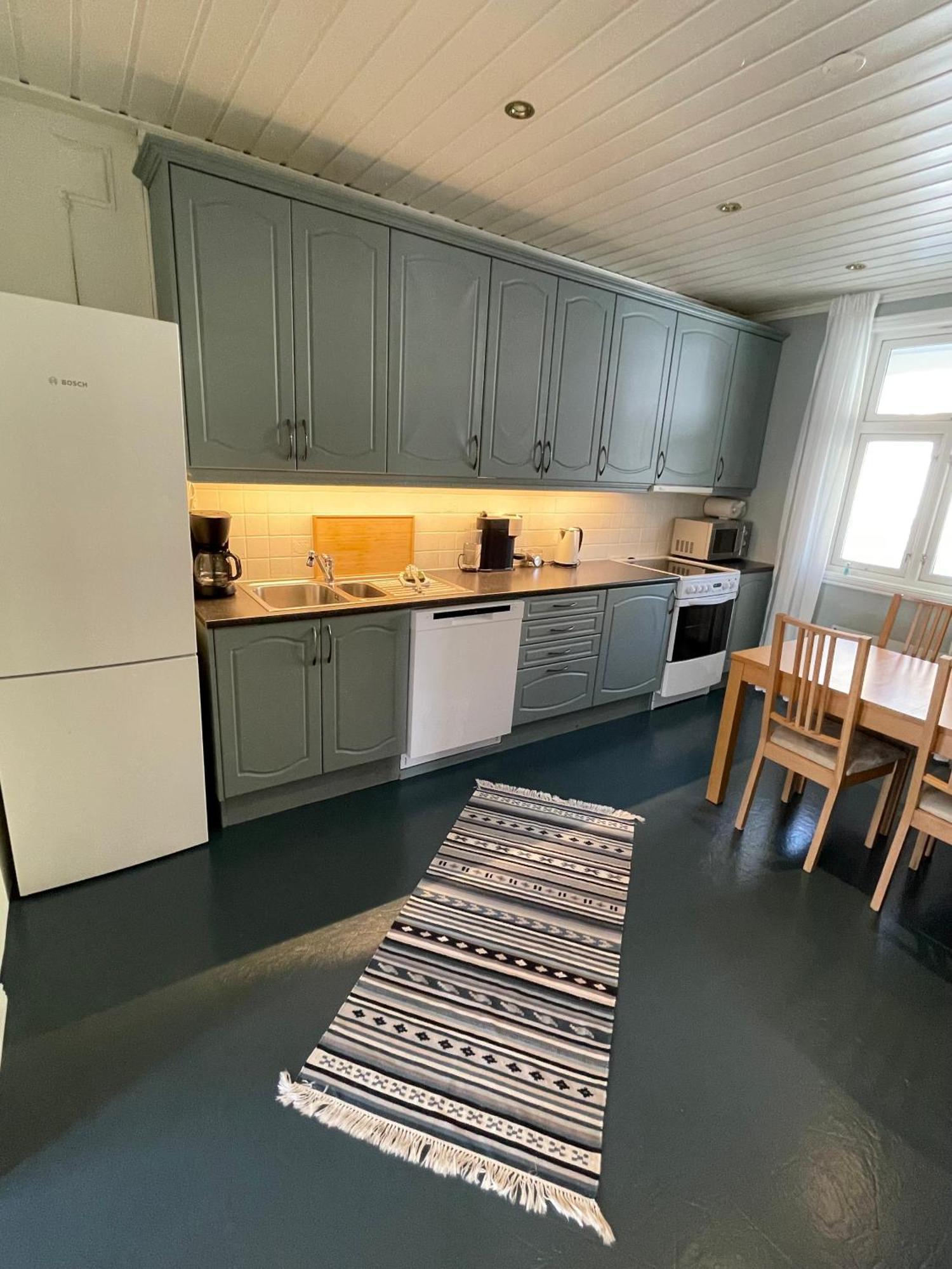 Sentral Og Fargerik Bygardsleilighet Halden Exteriör bild