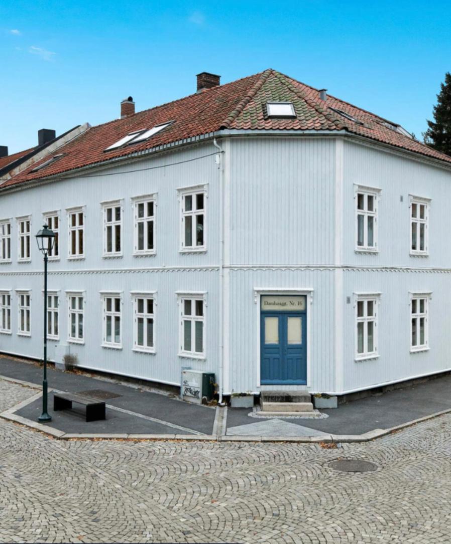 Sentral Og Fargerik Bygardsleilighet Halden Exteriör bild