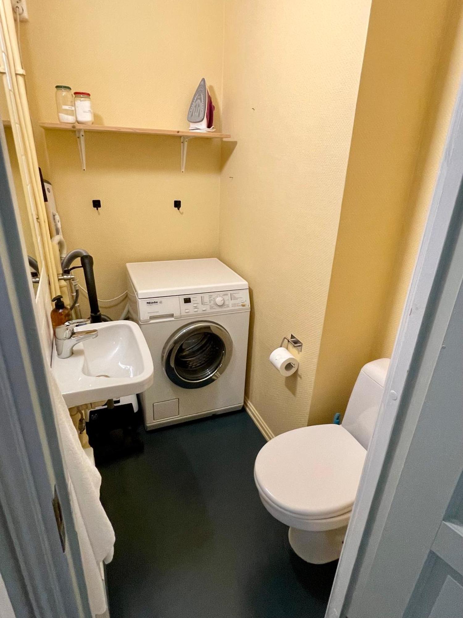Sentral Og Fargerik Bygardsleilighet Halden Exteriör bild