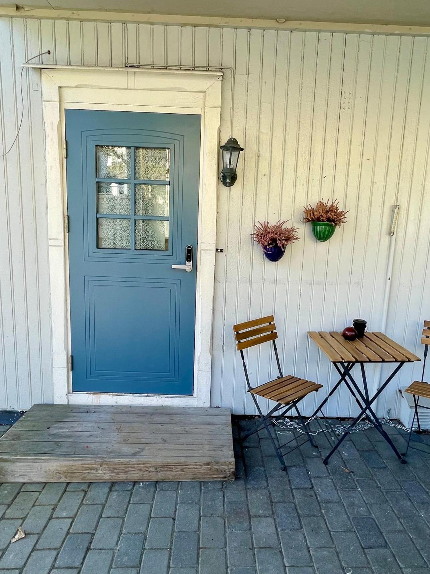 Sentral Og Fargerik Bygardsleilighet Halden Exteriör bild